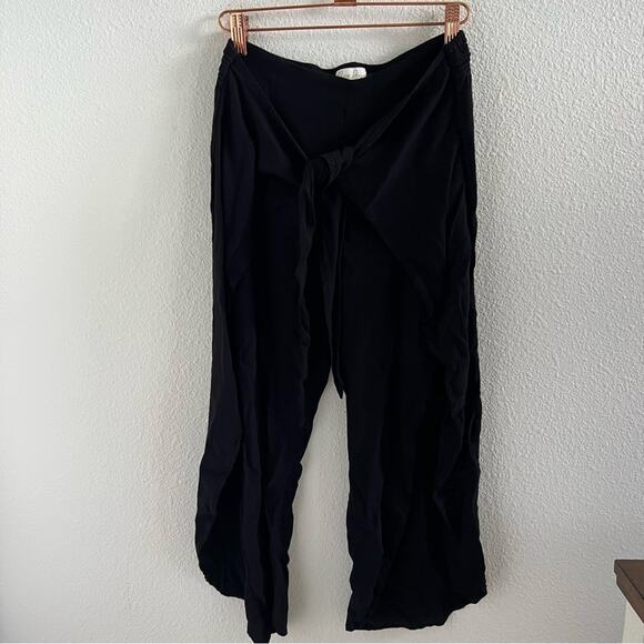 Ava Sky Black Crepe Tie Front Split Leg Pants Aloha Hawaii Boutique Medium - Picture 1 of 5